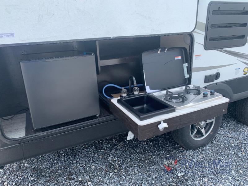 COACHMEN Outdoor Kitchen